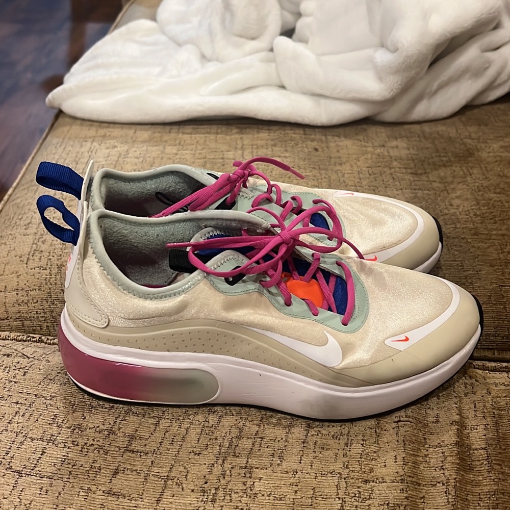 Women’s nike air max shoes
